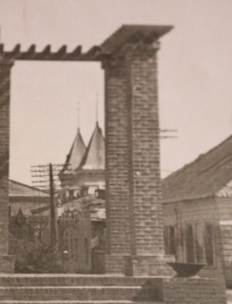 altes Foto - Denkmal gefallener deutscher Soldaten für die Befreiung der Ukraine 1942